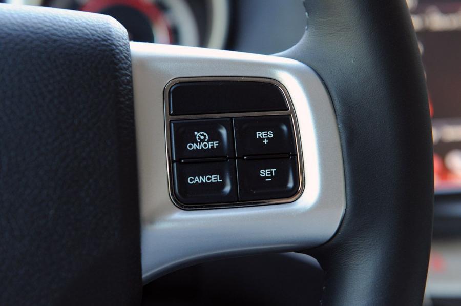  Dodge Journey 2011 года  (фото 21 из 69)